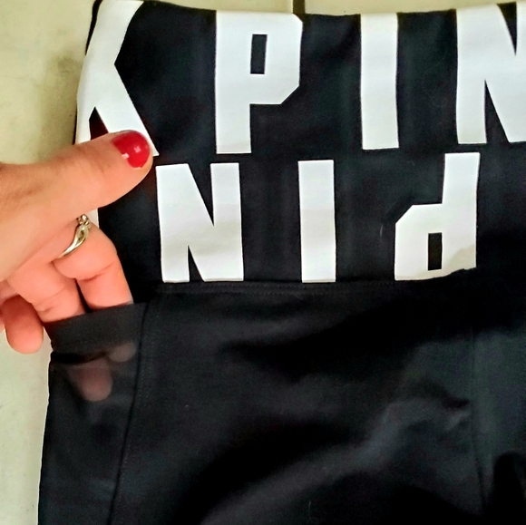 LN, VS Pink hi rise mesh ultimate logo yoga's - Picture 4 of 8